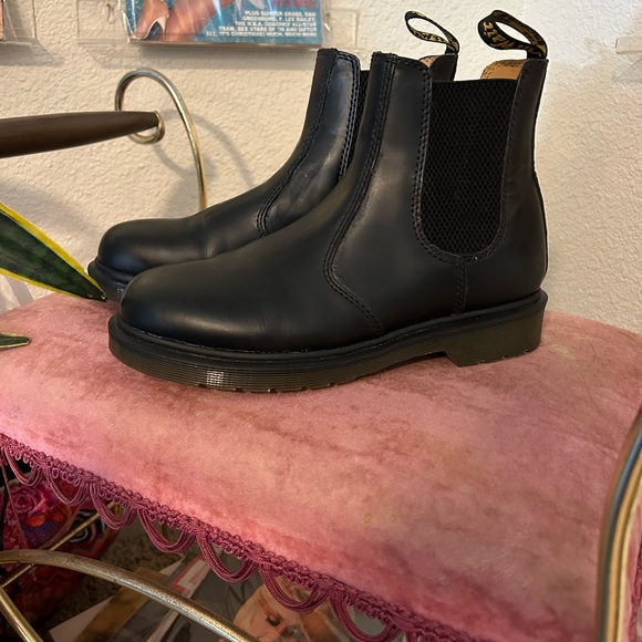 COPY - Doc Marten 2976 LEATHER CHELSEA BOOTS - women’s 7 and men’s 6 - Picture 6 of 8